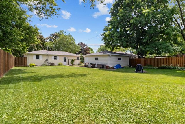 2213 N BENNETT STREET, Appleton, WI 54914