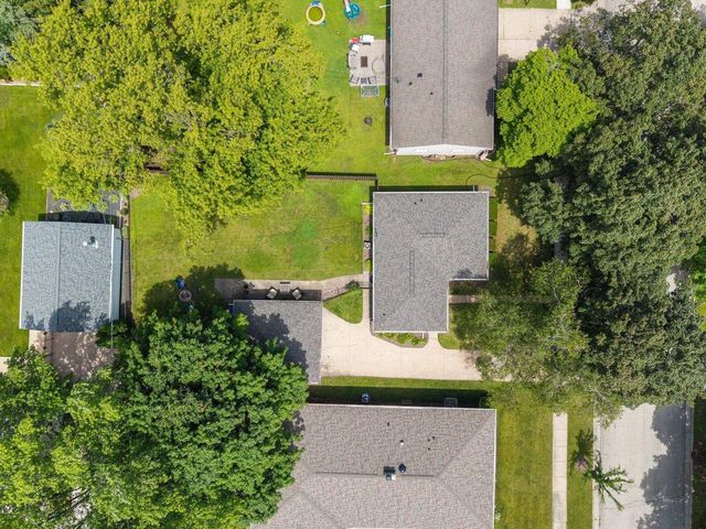2213 N BENNETT STREET, Appleton, WI 54914