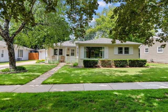 2213 N BENNETT STREET, Appleton, WI 54914