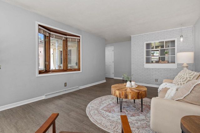 2213 N BENNETT STREET, Appleton, WI 54914