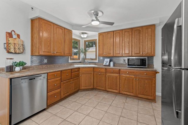 2213 N BENNETT STREET, Appleton, WI 54914