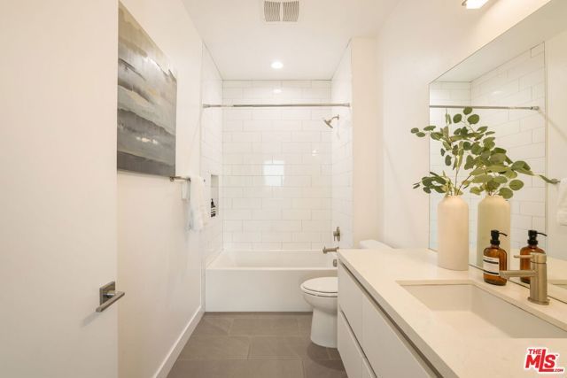 11724 Culver Boulevard 8, Los Angeles, CA 90066