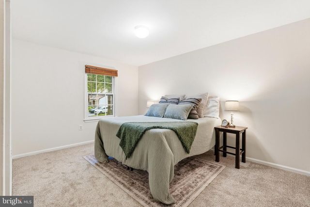 5839 NEW ENGLAND WOODS DR, Burke, VA 22015