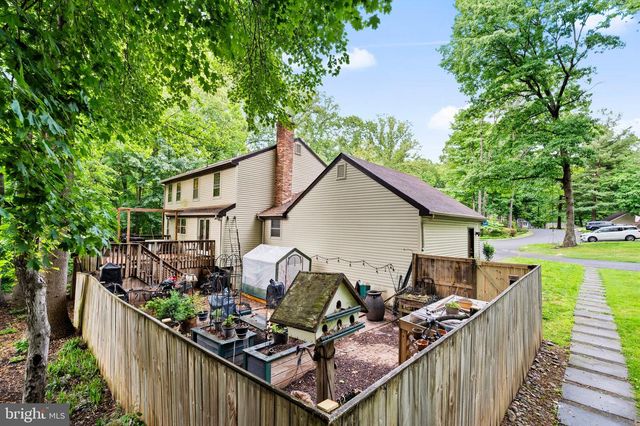 5839 NEW ENGLAND WOODS DR, Burke, VA 22015