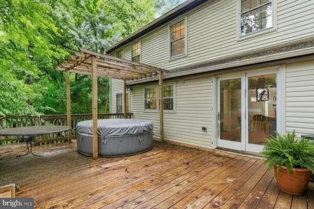 5839 NEW ENGLAND WOODS DR, Burke, VA 22015