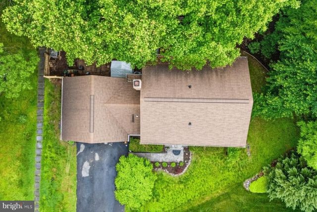 5839 NEW ENGLAND WOODS DR, Burke, VA 22015