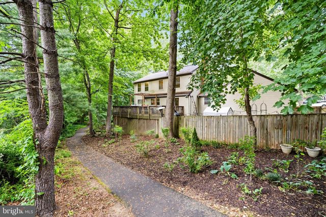 5839 NEW ENGLAND WOODS DR, Burke, VA 22015