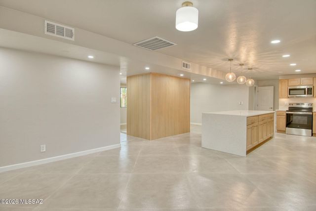 8261 E 18th Street, Tucson, AZ 85710