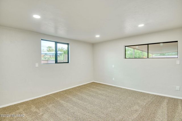 8261 E 18th Street, Tucson, AZ 85710