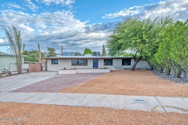8261 E 18th Street, Tucson, AZ 85710