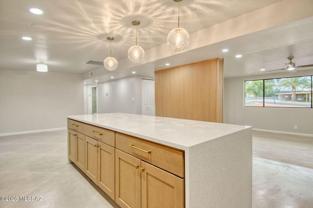 8261 E 18th Street, Tucson, AZ 85710