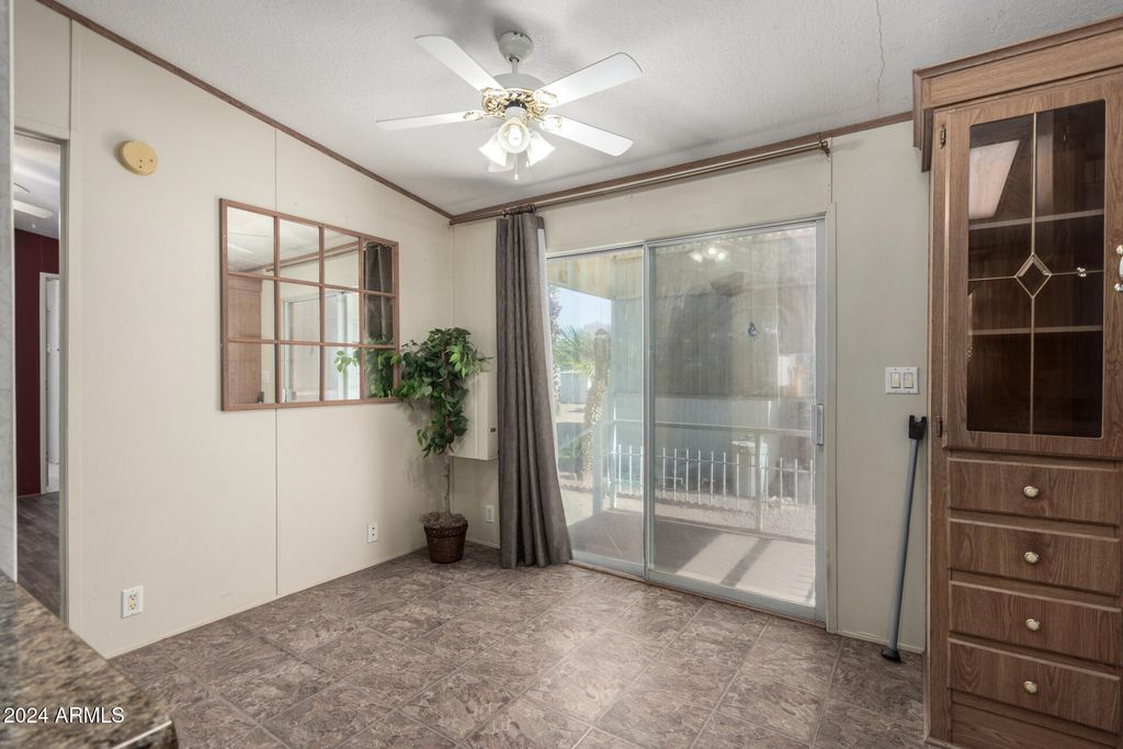 126 S TOMAHAWK Road 96, Apache Junction, AZ 85119 — photo 2