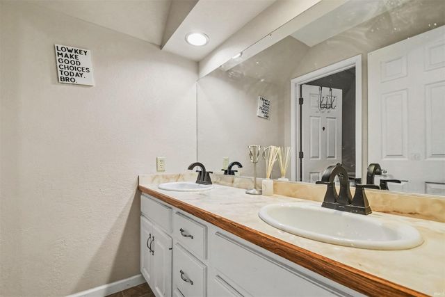 54563 Hunters Court, Elkhart, IN 46514