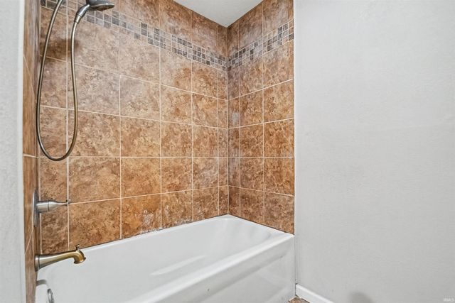54563 Hunters Court, Elkhart, IN 46514