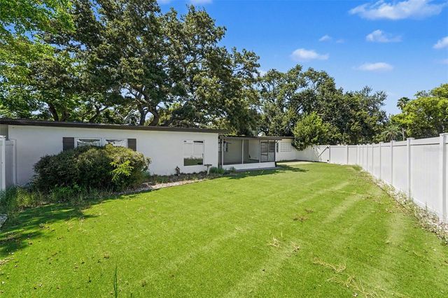 217 GARDEN CIRCLE, Belleair, FL 33756