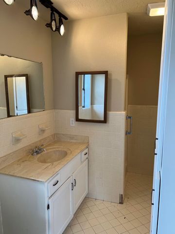 918 Fairway Drive, Navasota, TX 77868