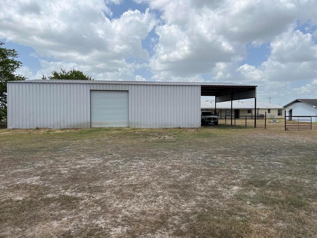 918 Fairway Drive, Navasota, TX 77868