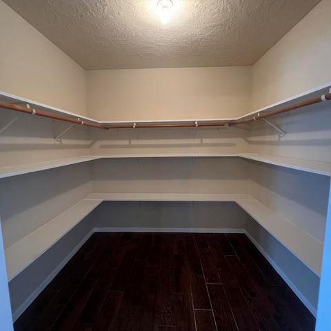 918 Fairway Drive, Navasota, TX 77868