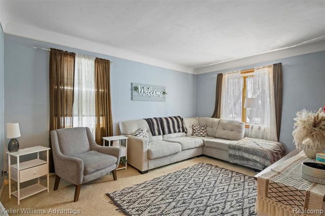 2085 Thomas Street, Lincoln Park, MI 48146