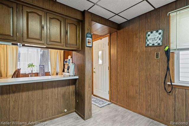 2085 Thomas Street, Lincoln Park, MI 48146