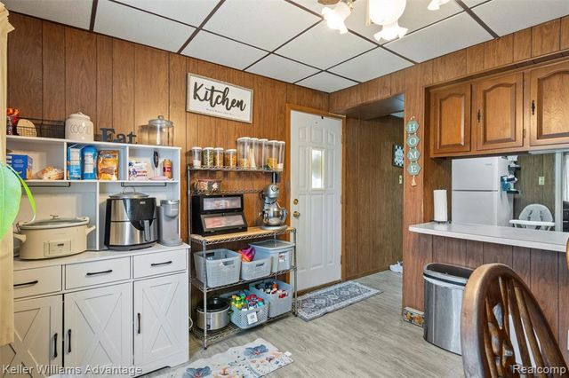 2085 Thomas Street, Lincoln Park, MI 48146