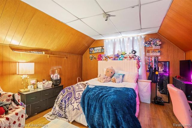 2085 Thomas Street, Lincoln Park, MI 48146