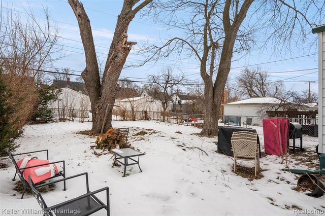 2085 Thomas Street, Lincoln Park, MI 48146