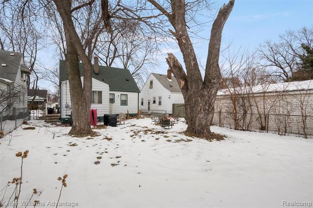 2085 Thomas Street, Lincoln Park, MI 48146