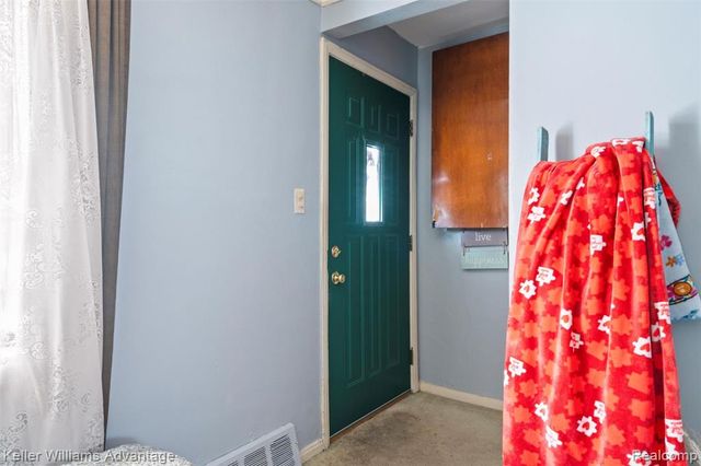 2085 Thomas Street, Lincoln Park, MI 48146