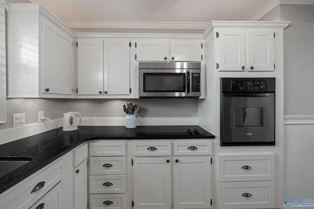 7705 Saxon Drive, Huntsville, AL 35802