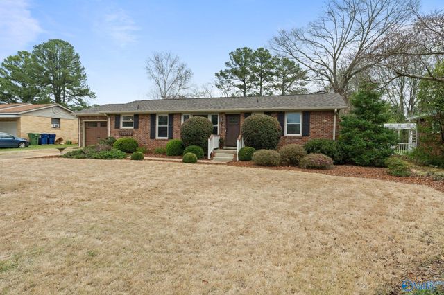 7705 Saxon Drive, Huntsville, AL 35802