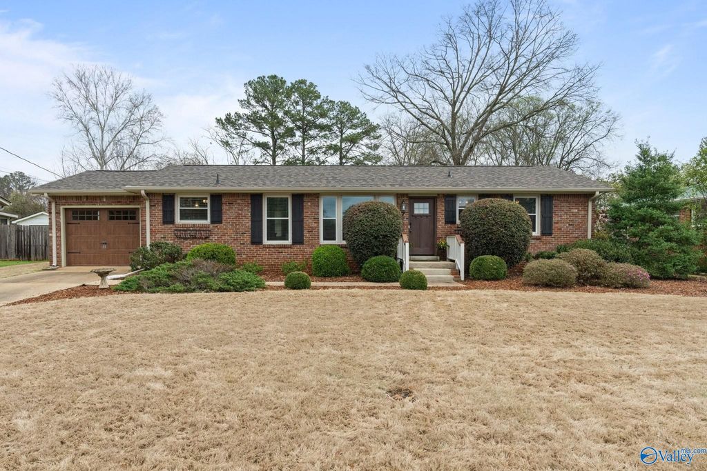 7705 Saxon Drive, Huntsville, AL 35802