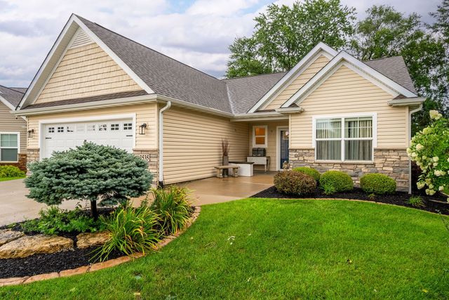 2535 Pheasant Creek Circle, Davenport, IA 52807