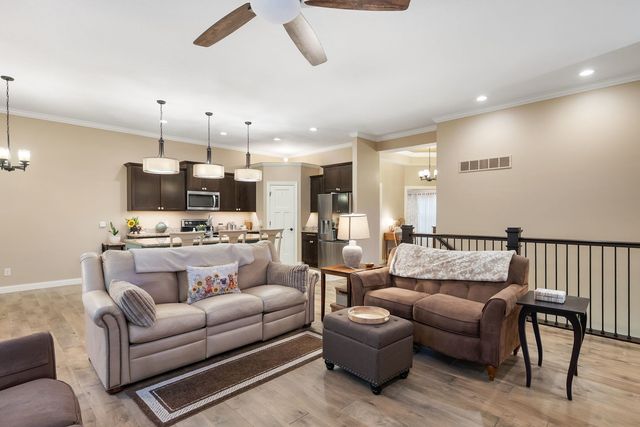 2535 Pheasant Creek Circle, Davenport, IA 52807