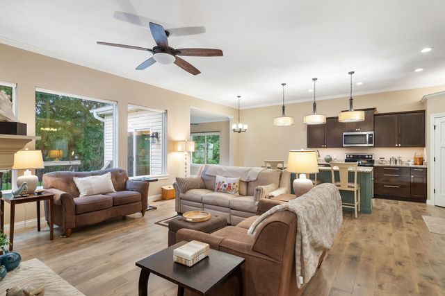 2535 Pheasant Creek Circle, Davenport, IA 52807