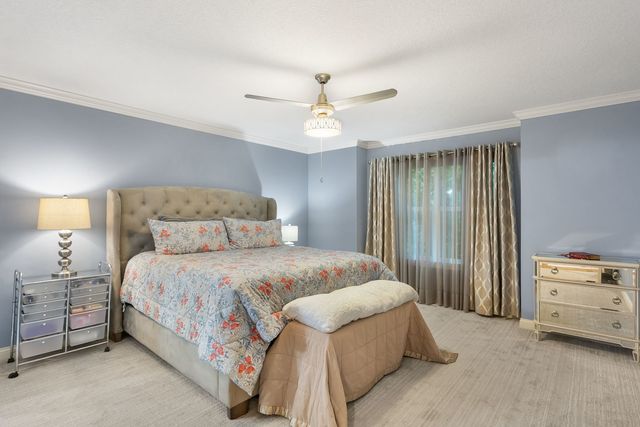 2535 Pheasant Creek Circle, Davenport, IA 52807