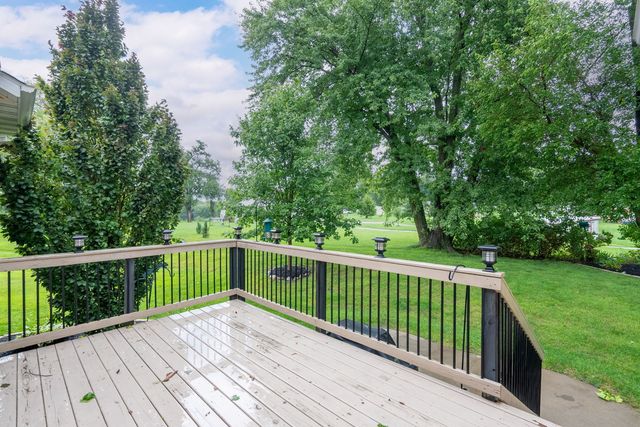 2535 Pheasant Creek Circle, Davenport, IA 52807