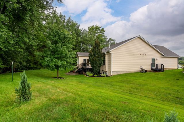 2535 Pheasant Creek Circle, Davenport, IA 52807