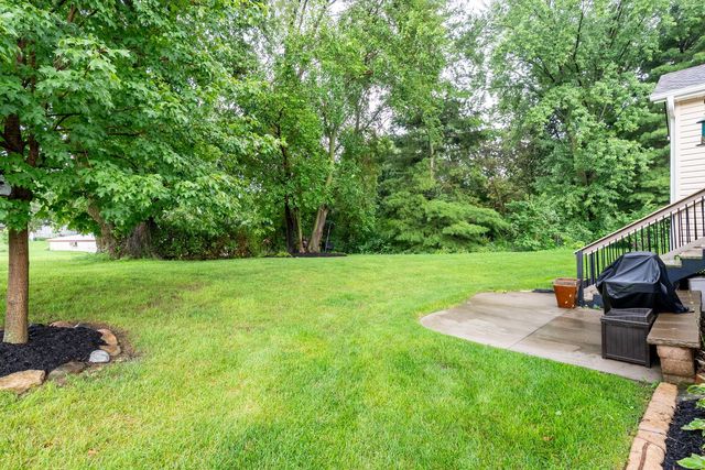 2535 Pheasant Creek Circle, Davenport, IA 52807