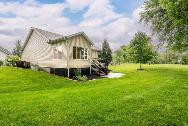 2535 Pheasant Creek Circle, Davenport, IA 52807