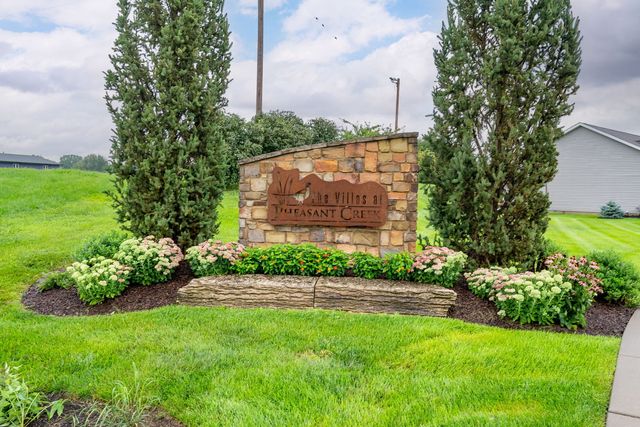 2535 Pheasant Creek Circle, Davenport, IA 52807