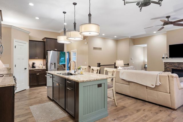 2535 Pheasant Creek Circle, Davenport, IA 52807