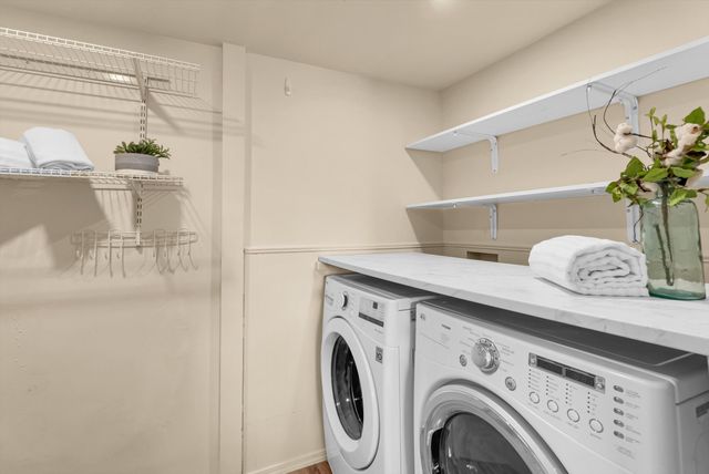 420 Bryn Mawr Drive SE, Albuquerque, NM 87106