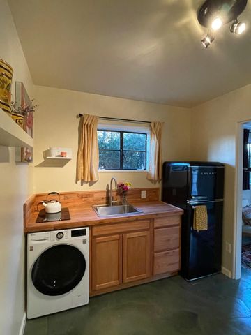 420 Bryn Mawr Drive SE, Albuquerque, NM 87106