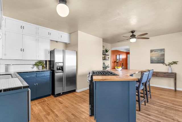 420 Bryn Mawr Drive SE, Albuquerque, NM 87106