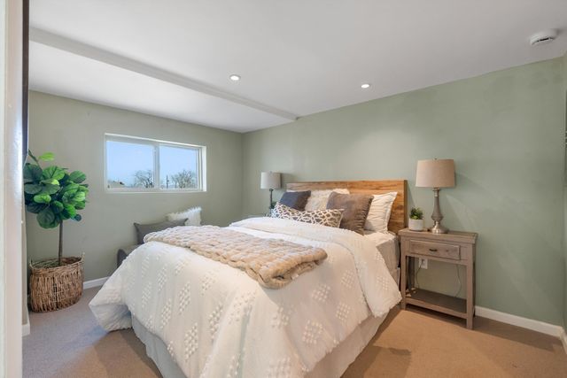 420 Bryn Mawr Drive SE, Albuquerque, NM 87106