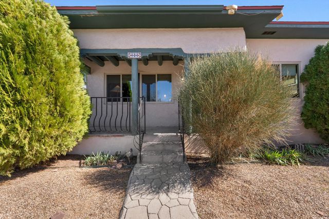 420 Bryn Mawr Drive SE, Albuquerque, NM 87106
