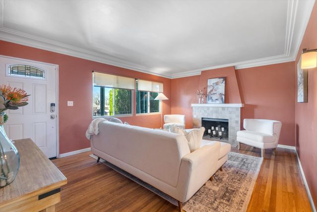 420 Bryn Mawr Drive SE, Albuquerque, NM 87106