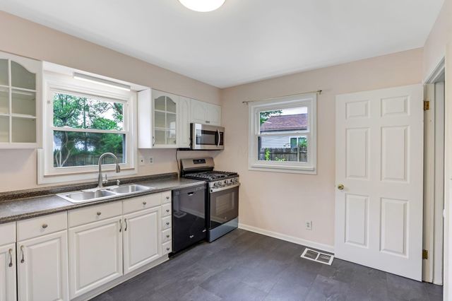 2734 Wellesley Road, Columbus, OH 43209