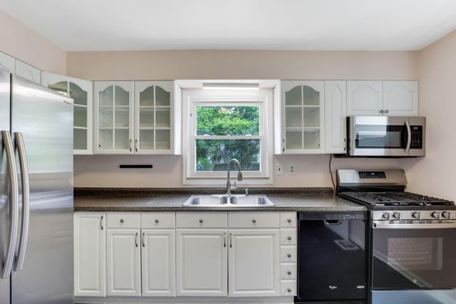 2734 Wellesley Road, Columbus, OH 43209